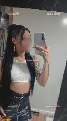 CUATRO AMIGAS LLENAS DE CARISMA EN VIGO CENTRO