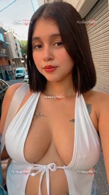 MELISA HONDUREÑA ARDIENTE Y DESEOSA POR TI