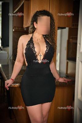 TANIA FIESTERA BESITOS CON LENGUA