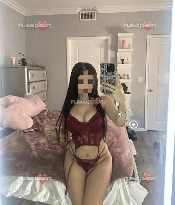 Eva chica de cuerpo natural jovencita