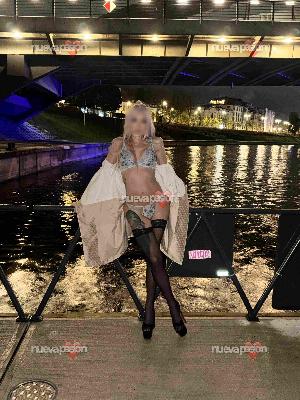 Dulce María chica trans joven y muy complaciente