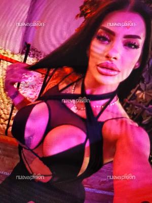 MODELO DE LUJO MUY FOGOSA