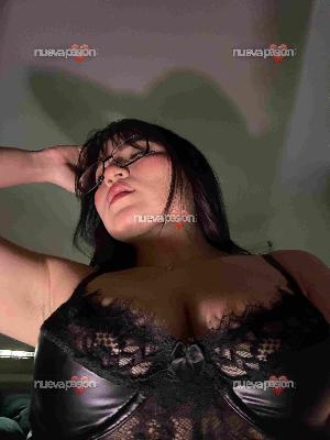 COLOMBIANA IMPLICADA Y MUY CALIENTE🔥