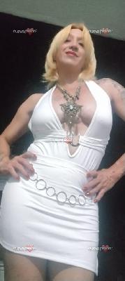 Hola amore soy  Nayeli una chica trans