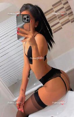 MADURITA CACHONDA Y COMPLETITA PISO PRIVADO