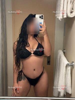 Nicole, hot italian house