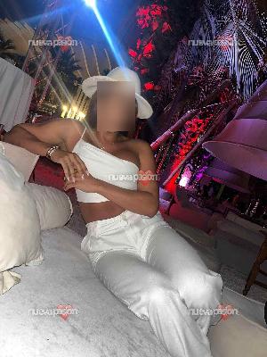 CHICA TRANS ARDIENTE APASIONADA Y LUJURIOSA PURO PLACER