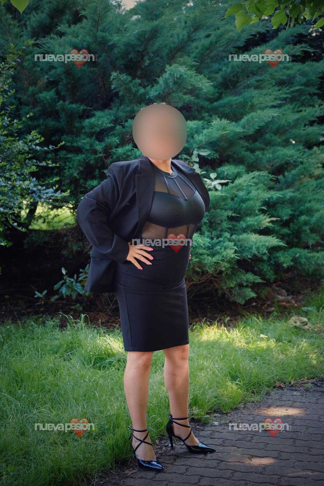 ANA, MADURITA MUY SENSUAL Y CON MUCHO ENCANTO...