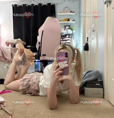 videollamada te devoro con la lengua, te hago una garganta profunda que te deja sin aire y termino con un squirting