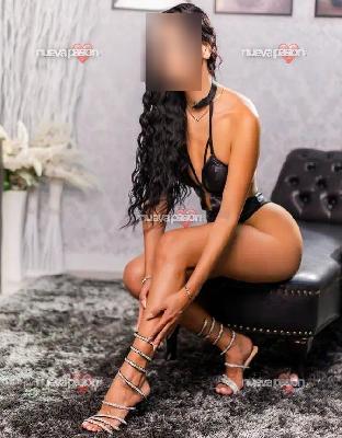 NATALIA ESPAÑOLA NOVEDAD CRISTIANOS TRATO NOVIO BESOS