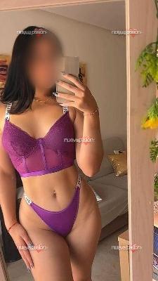 Morenaza ardiente máquina sex.....