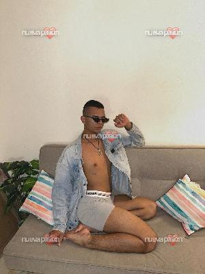 Adrián, tu chico sexy😈