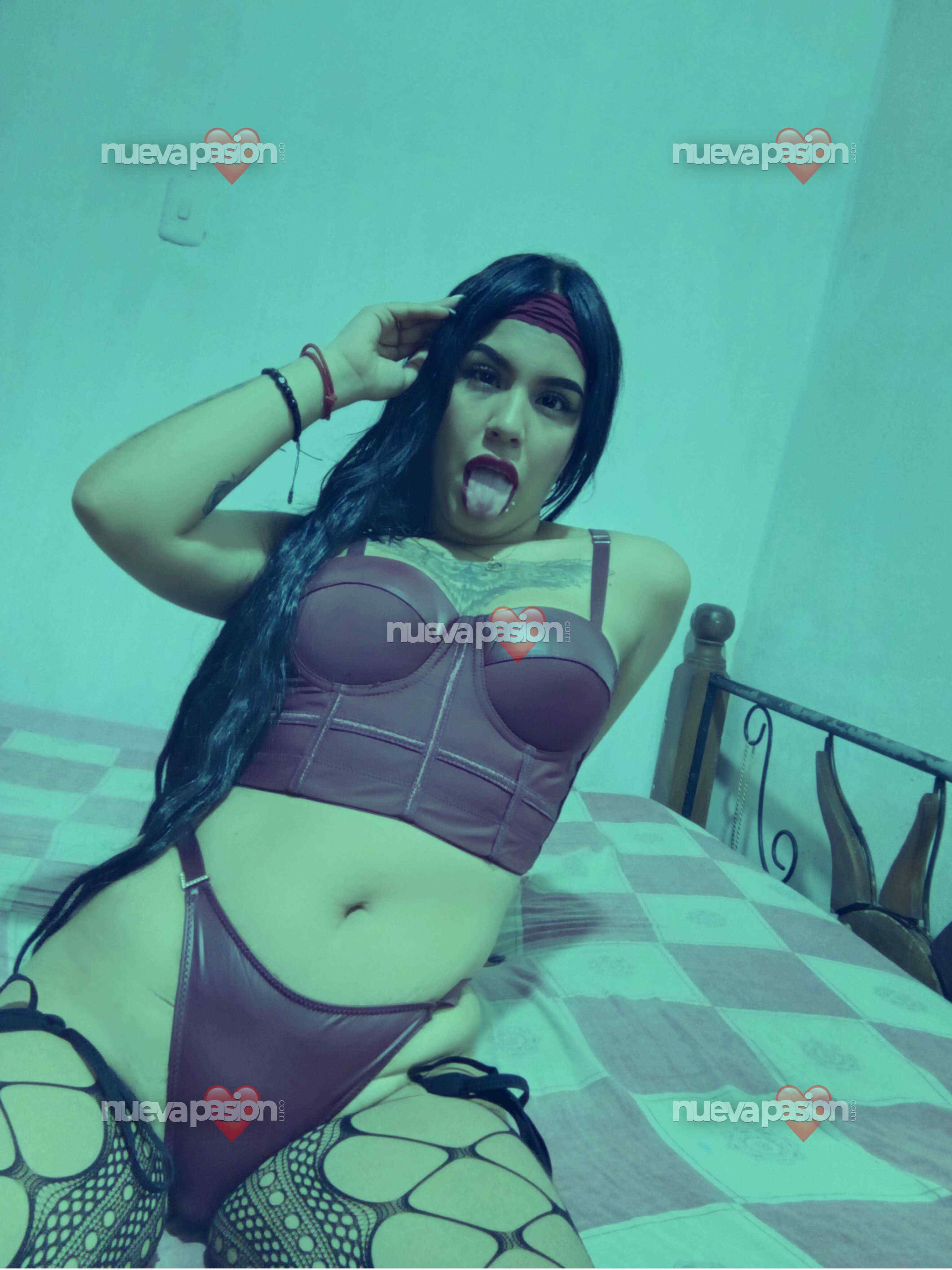 MOJADITA TE ESPERO... A POR TI, PAPI 💦🔥 ¿ME CONTACTAS? 😈 UUUF, ESTOY QUE ARDO, PAPI 😏💋