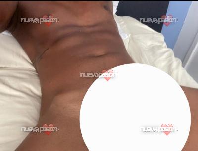 Negro dotado nuevo en la ciudad