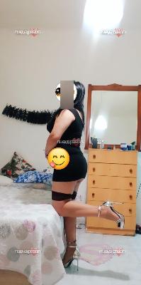 Elisa, madurita, fiestera y muy guapa.