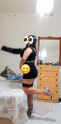 Elisa, madurita, fiestera y muy guapa.