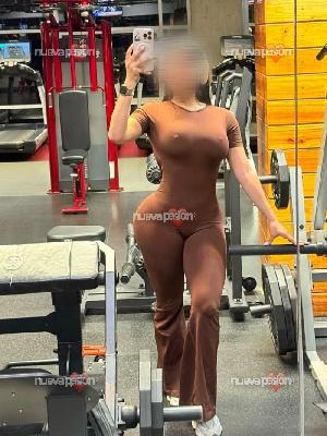 ESTRELLA NOVEDAD EN BURRIANA!! MILF ENCANTADORA, CERCANA, Y ARDIENTE.