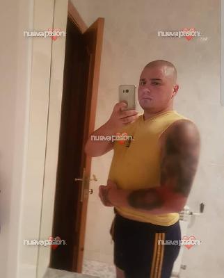 Pago a grupo de chicas por Vomitarme