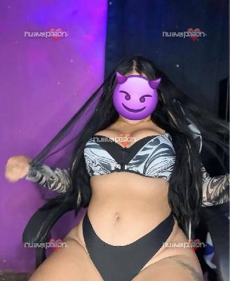 CACHONDA LUJURIOSA Y DESEOSA DE FOLLAR SIN LIMITES