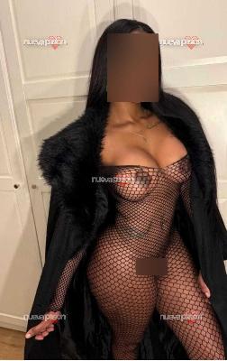 LATINA  ARDIENTE  LUJURIOSA Y COMPLACIENTE  MUY COMPLETA