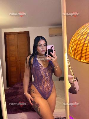 Roma chica colombiana latina nueva en la isla