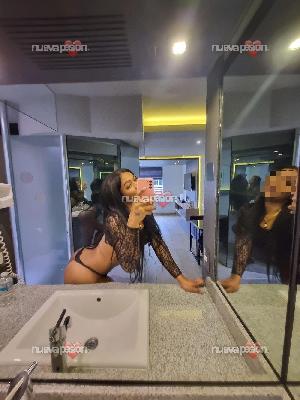 TRANS MORENAZA CACHONDA EN CARABANCHEL  ADICTIVA NOVEDAD