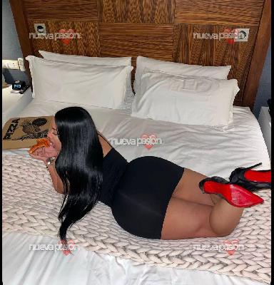 COMPLACIENTE DISPUESTA AL PLACER LATINA   ARDIENTE EN ALMERIA CENTRO
