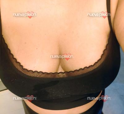 Ven y pasa rico conmigo.griego.foto real