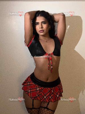 MUJER CAUTIVADORA POR SU APASIONANTE MANERA DE DAR PASIÓN Y AMOR