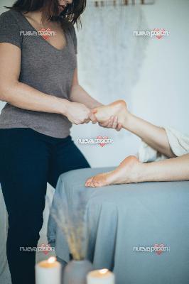 Enfermera, doy masajes para sacarme un extra