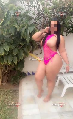 Latina Encantadora Juguetona De Nuevo Por La Zona