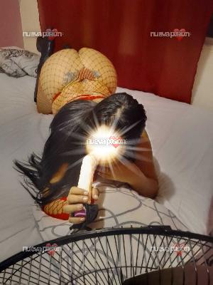 MORENA CON CURVAS, MUY ......