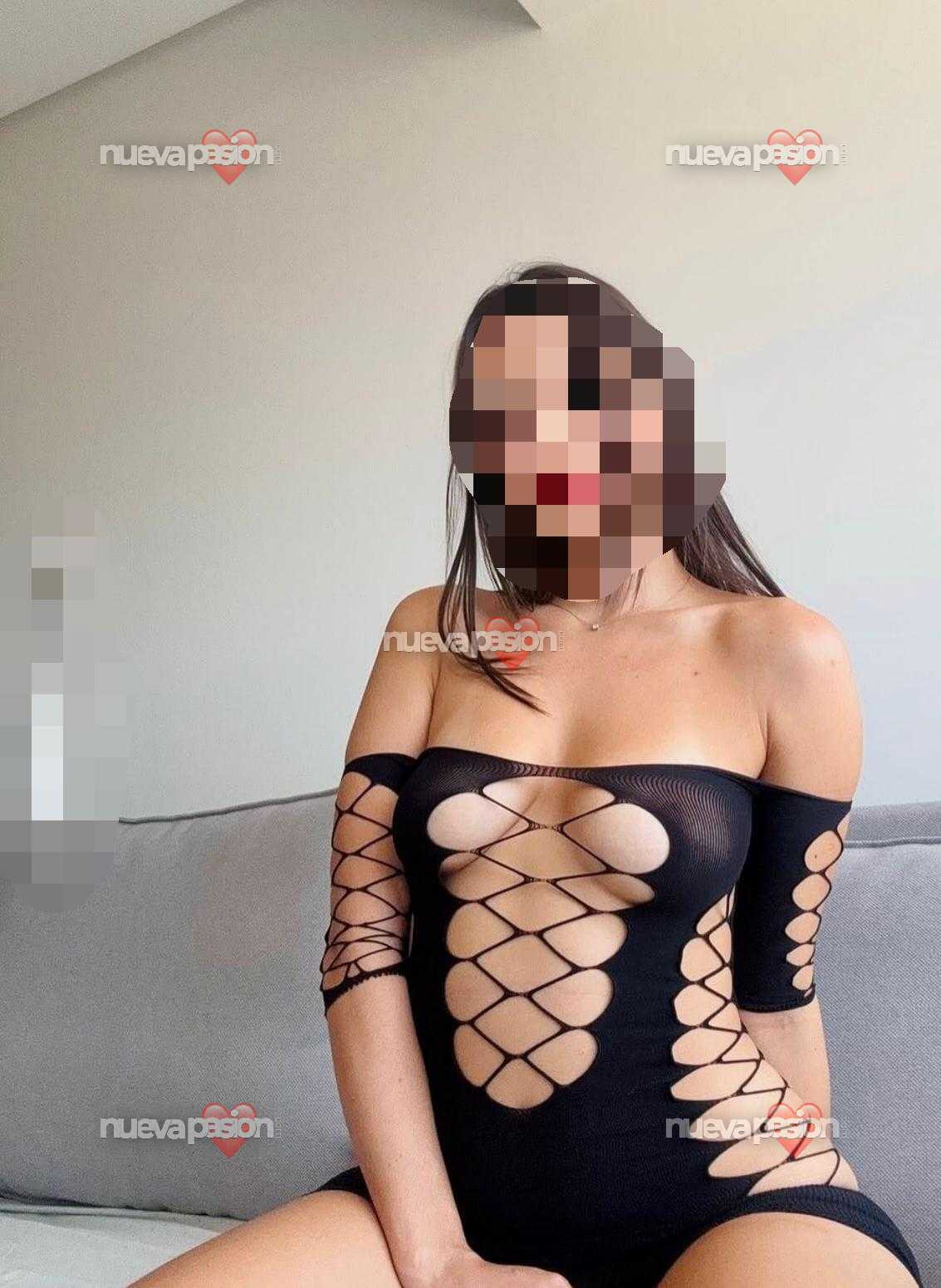 CANDELA fuego implicada sin tabues encantadora y simpatica