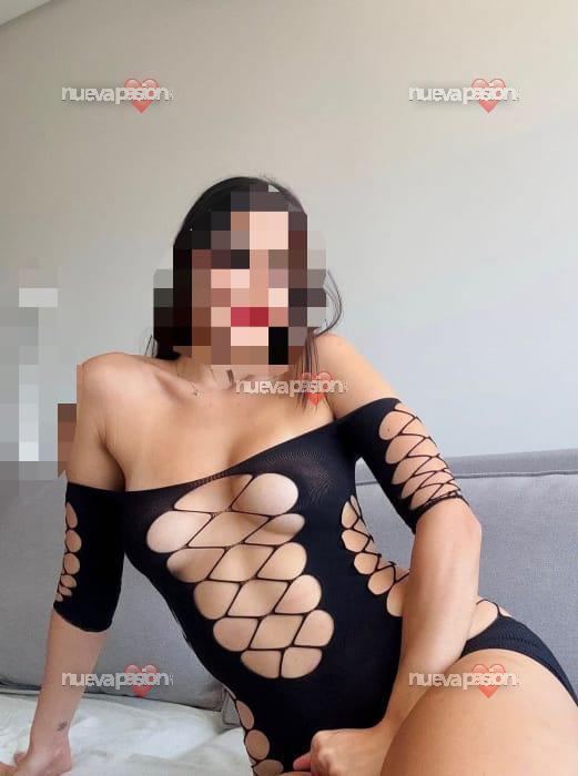 CANDELA fuego implicada sin tabues encantadora y simpatica