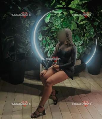 Latina fiestera y apasionada