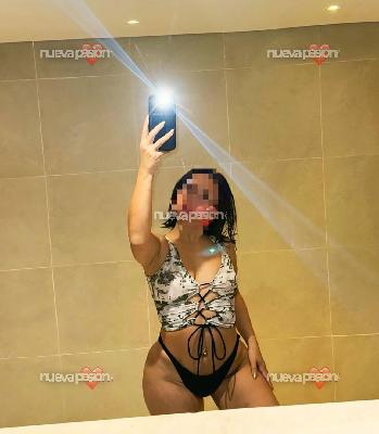 Aquí llegó tu díablita. Dama en la calle y una fiera en la cama