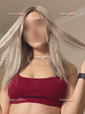 Soy una sirvienta sexual profesional disponible para ustedes, mis amantes. Sean libres de charlar conmigo, mis amantes