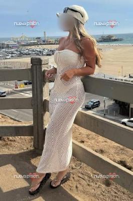 DESEOSA MORBOSA IMPLICADA CACHONDA MUY COMPLACIENTE