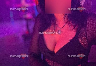 Pareja con experiencia acepta propuestas de chicos a cambio de compensación económica.