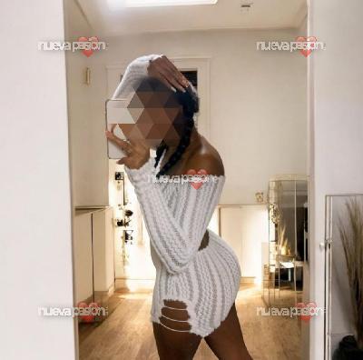 Ara tu mulatita esperando por ti