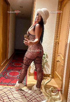 ALAIA EXTROVERTIDA CACHONDA