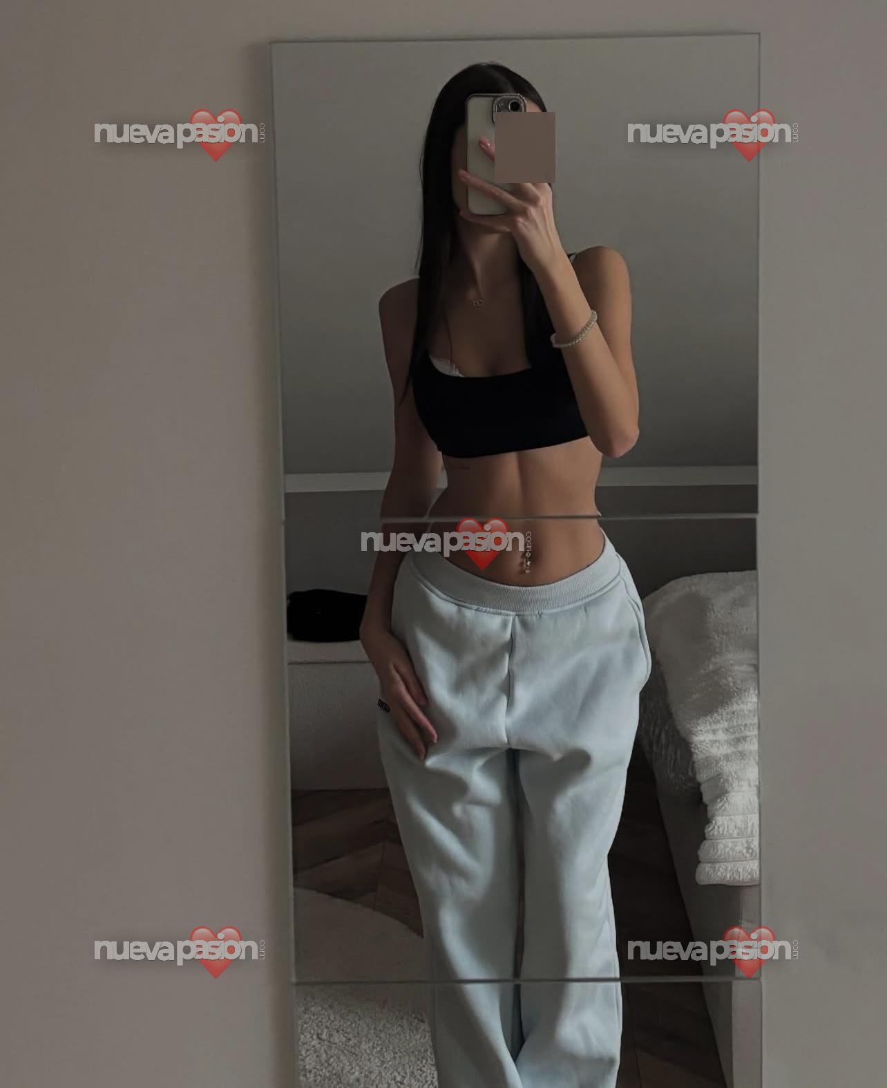 JULIA SOLO SALIDAS ESPAÑOLA FIESTERA