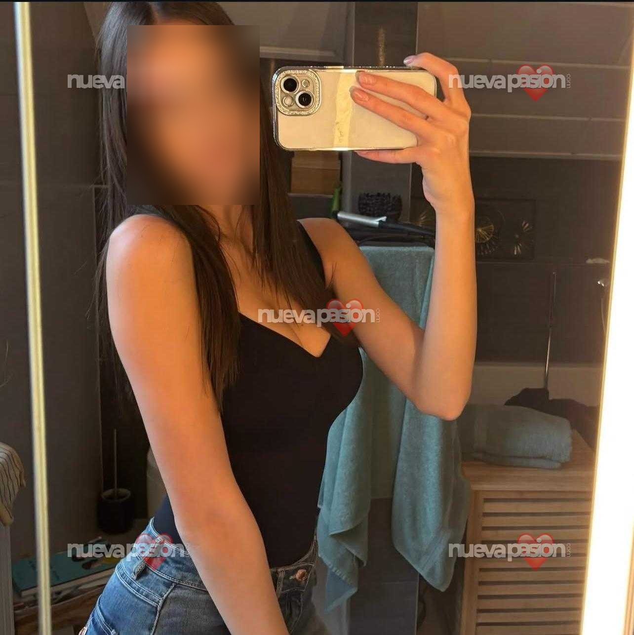 JULIA SOLO SALIDAS ESPAÑOLA FIESTERA