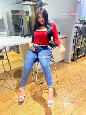 MELODY   ARDIENTE Y COMPLACIENTE