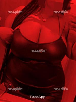 ¿JUGUEMOS? TE DESAFÍO A UN JUEGO DONDE TODO TIPO DE RETOS, TRAMPAS Y TRAVESURAS CUENTAN. EL LÍMITE LO PONE EL GANADOR. SI GANAS TÚ, EL PRECIO LO PONES TÚ PARA UNA NOCHE ENTERA, SIN RELOJ, SIN TIEMPO, SIN TABÚ Y SIN LÍMITES… TE DIRÉ SÍ A TODO.