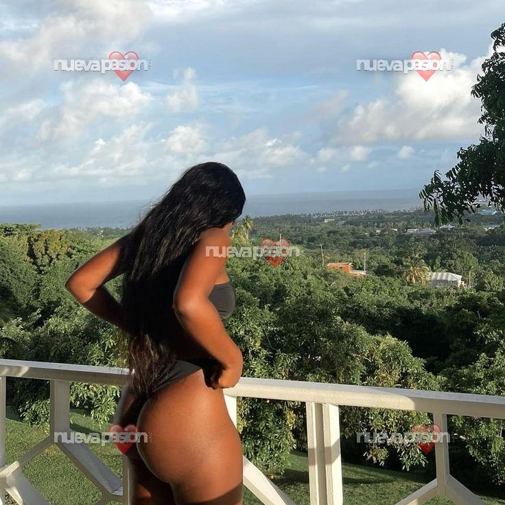Valeria Divina & Hermosa Morena Colombiana En Gandia