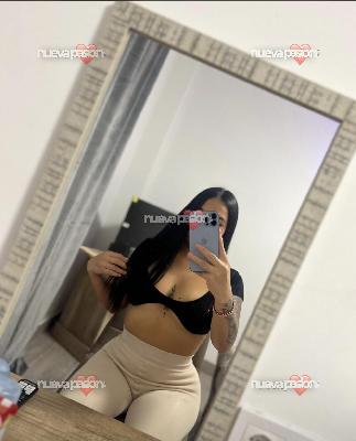 LATINA COMPLACIENTE Y FIESTERA