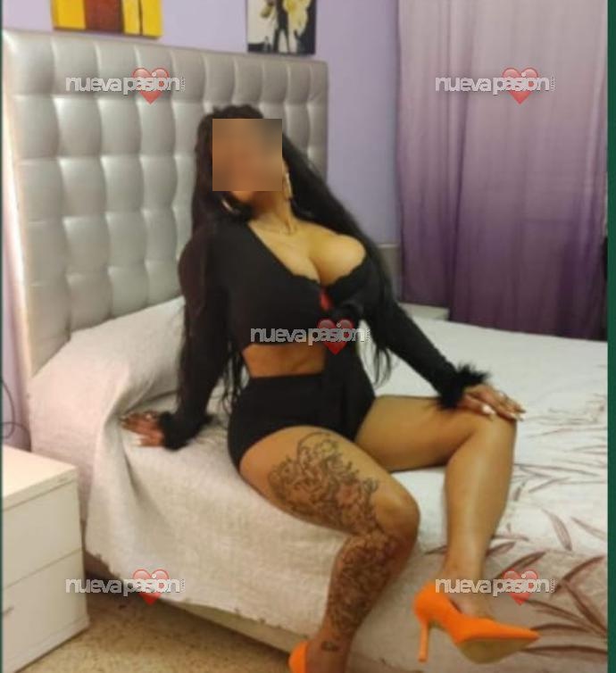 CLAUDIA, MORENA CON GANSS DE DIVERSION