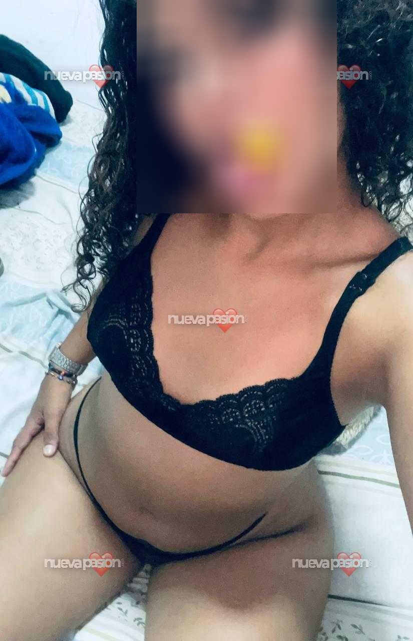 SOY UNA MORENA MUY CALIENTE Y COMPLACIENTE JOVENCITA ESTOY EN VECINDARIO