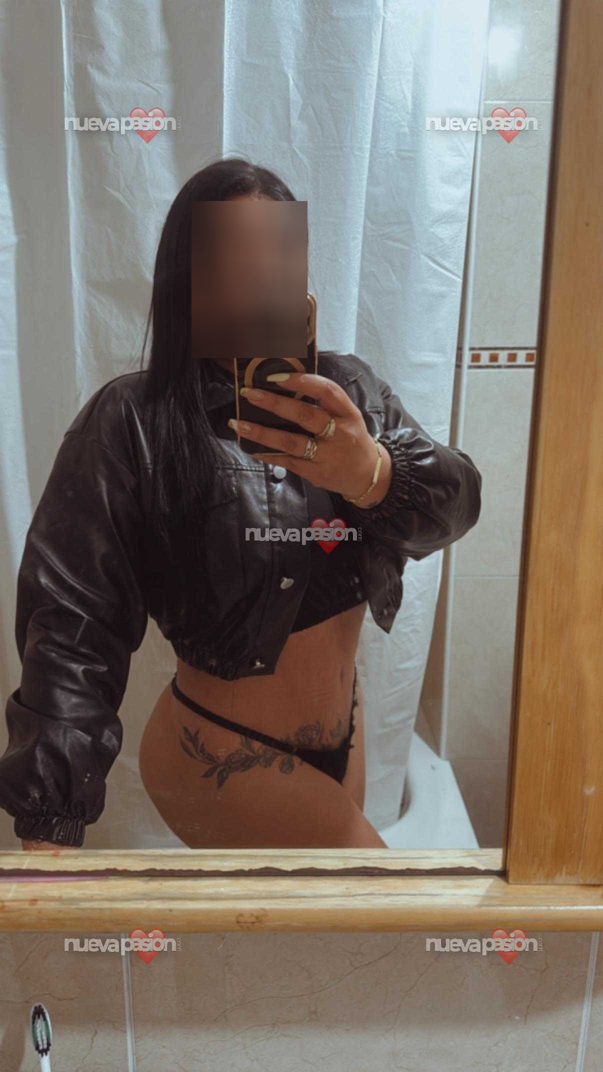 LAURA  JOVEN COLOMBIANA  CARIÑOSA  Y COMPLETA